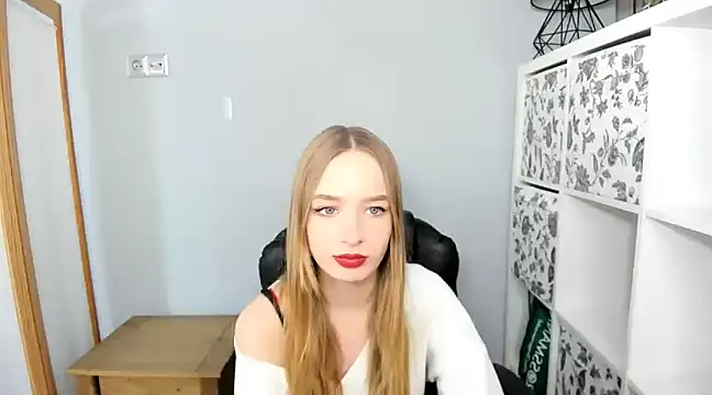 Snapshot of LilaGold chatting on 01/21/25, 04:37 LilaGold online show from 01/21/25, 04:37