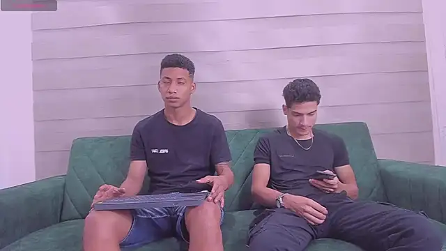 Snapshot of hard_guysbb chatting on 09/23/25, 06:42 hard guysbb online show from 09/23/25, 06:42