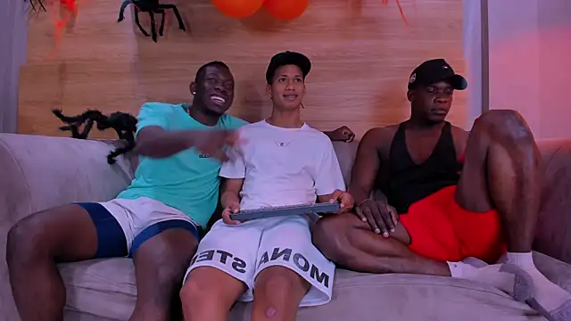 Snapshot of hard_guysbb chatting on 10/28/25, 07:35 hard guysbb online show from 10/28/25, 07:35