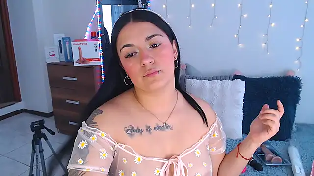 Snapshot of Samanta_james19 chatting on 07/10/26, 05:35 Samanta james19 online show from 07/10/26, 05:35