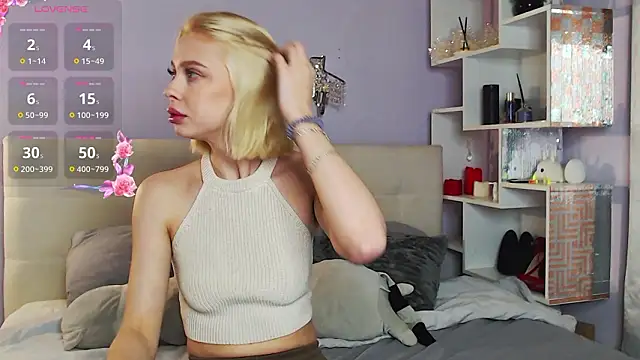 White Lioness online show from 01/13/26, 04:55