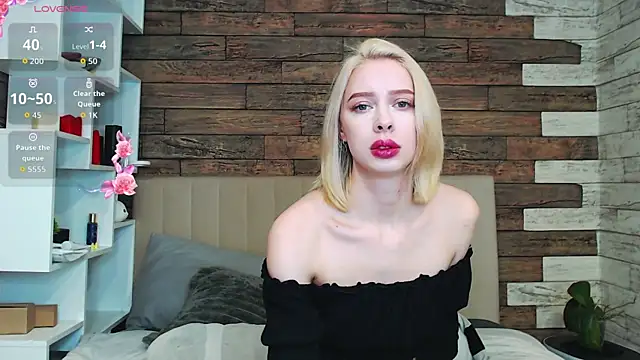 White Lioness online show from 03/30/26, 04:52