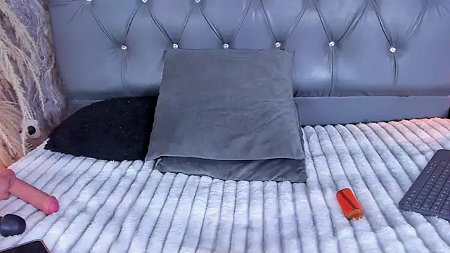 Snapshot of Miaelliee chatting on 02/12/25, 10:26 Miaelliee online show from 02/12/25, 10:26