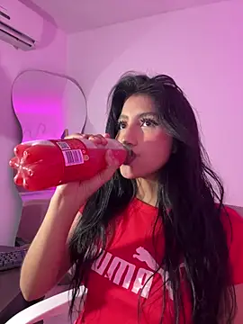 naomiii   online show from 09/19/25, 03:21