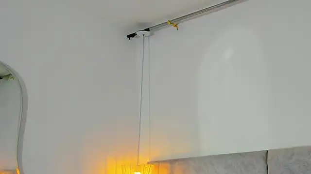 naomiii   online show from 10/28/25, 11:53