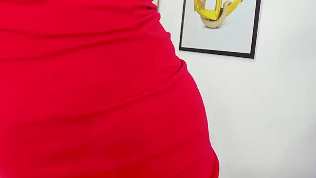 naomiii   online show from 12/02/25, 11:45