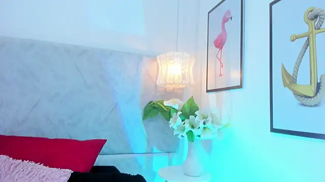 naomiii   online show from 02/23/26, 11:44