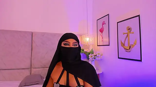 naomiii   online show from 11/17/25, 11:58