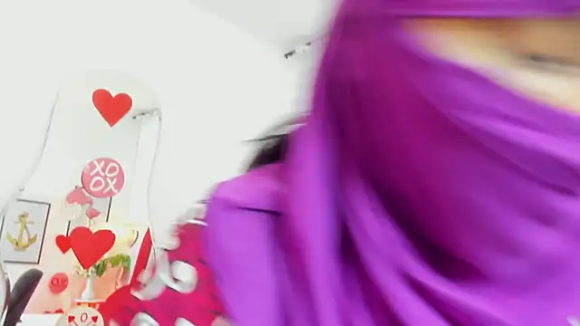 naomiii   online show from 02/17/26, 11:51