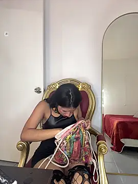 naomiii   online show from 09/21/25, 03:22