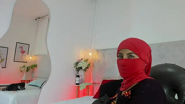 naomiii   online show from 04/11/26, 11:36