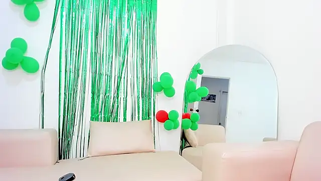 naomiii   online show from 03/20/25, 01:13