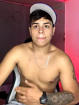 SantiagoReyesFtt online show from 10/22/25, 05:07