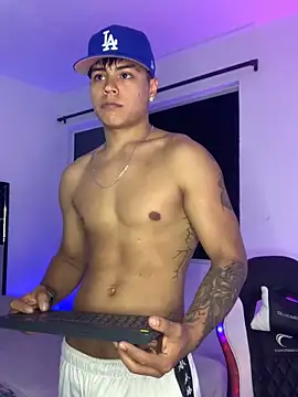 SantiagoReyesFtt online show from 12/08/24, 12:24