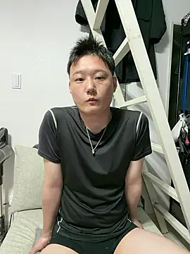 Snapshot of tuki_fu chatting on 05/05/26, 11:46 tuki fu online show from 05/05/26, 11:46