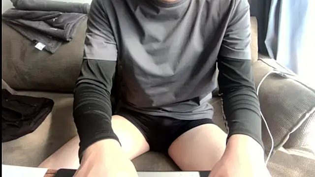 tuki fu online show from 03/10/25, 04:17