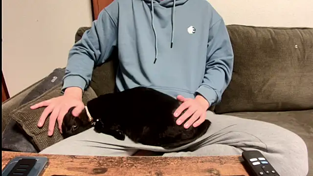 tuki fu online show from 02/26/25, 01:11