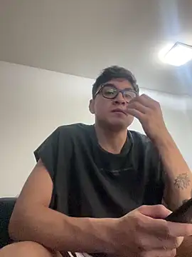 Snapshot of LCarreraa chatting on 02/22/26, 12:46 LCarreraa online show from 02/22/26, 12:46