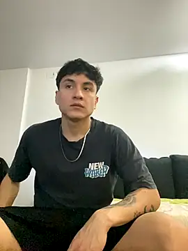 Snapshot of LCarreraa chatting on 11/06/25, 01:42 LCarreraa online show from 11/06/25, 01:42