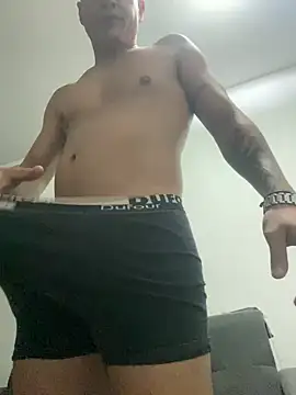 Snapshot of LCarreraa chatting on 03/08/25, 06:32 LCarreraa online show from 03/08/25, 06:32