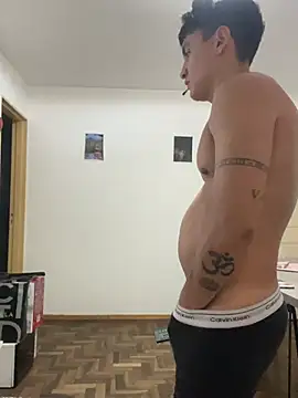 LCarreraa online show from 04/23/26, 07:15