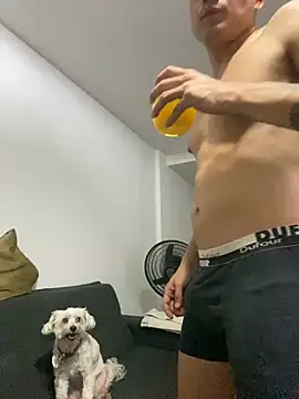 Snapshot of LCarreraa chatting on 01/19/25, 04:33 LCarreraa online show from 01/19/25, 04:33