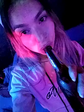 Snapshot of Karolgood3 chatting on 02/14/25, 11:53 Karolgood3 online show from 02/14/25, 11:53