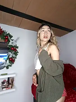 Snapshot of Karolgood3 chatting on 12/13/24, 03:38 Karolgood3 online show from 12/13/24, 03:38