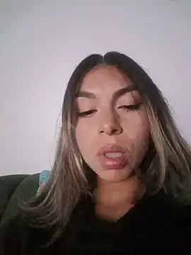 Snapshot of Karolgood3 chatting on 07/20/26, 04:53 Karolgood3 online show from 07/20/26, 04:53