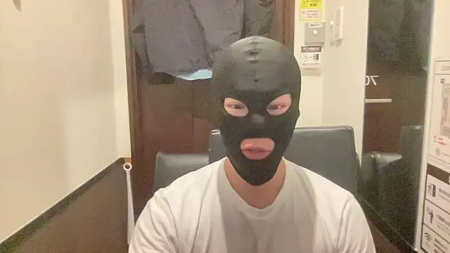 Snapshot of Ash_zzz chatting on 03/21/25, 06:05 Ash zzz online show from 03/21/25, 06:05