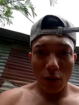 Snapshot of tayson_ chatting on 03/15/25, 02:45 tayson online show from 03/15/25, 02:45