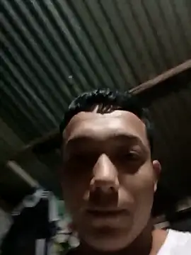 Snapshot of tayson_ chatting on 03/04/25, 10:46 tayson online show from 03/04/25, 10:46