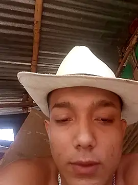 Snapshot of tayson_ chatting on 03/20/26, 01:45 tayson online show from 03/20/26, 01:45