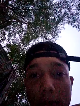 Snapshot of tayson_ chatting on 10/28/25, 10:25 tayson online show from 10/28/25, 10:25