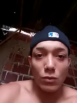 Snapshot of tayson_ chatting on 11/14/25, 11:36 tayson online show from 11/14/25, 11:36