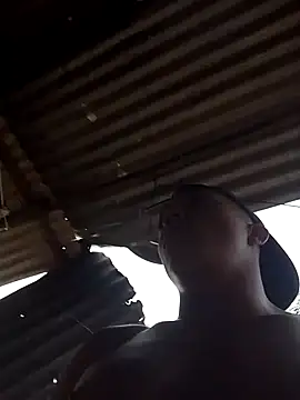 Snapshot of tayson_ chatting on 09/24/25, 11:17 tayson online show from 09/24/25, 11:17