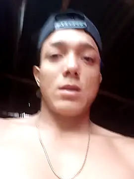 Snapshot of tayson_ chatting on 11/18/25, 12:41 tayson online show from 11/18/25, 12:41