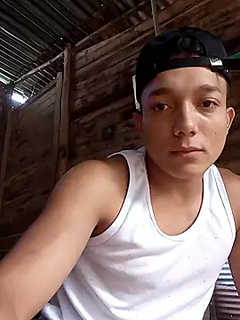 Snapshot of tayson_ chatting on 10/18/25, 11:56 tayson online show from 10/18/25, 11:56