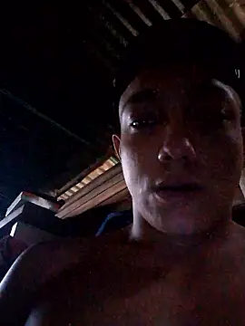 Snapshot of tayson_ chatting on 10/08/25, 11:01 tayson online show from 10/08/25, 11:01