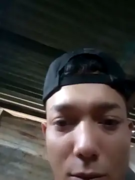 Snapshot of tayson_ chatting on 10/19/25, 11:57 tayson online show from 10/19/25, 11:57