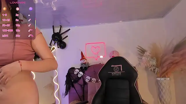 Amara tay online show from 10/28/25, 07:46