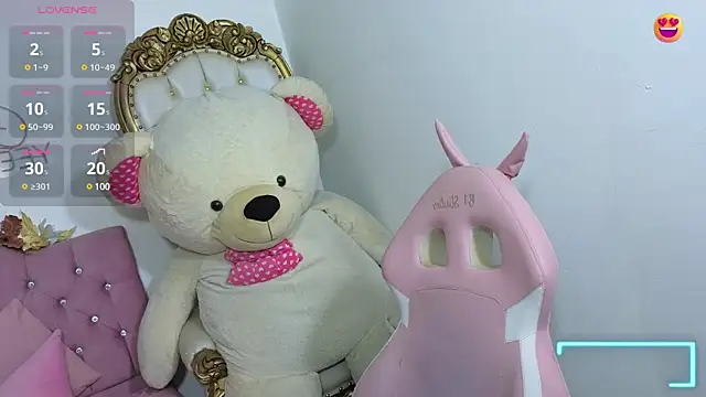 Snapshot of Jazmin_tay chatting on 03/13/25, 01:54 Jazmin tay online show from 03/13/25, 01:54