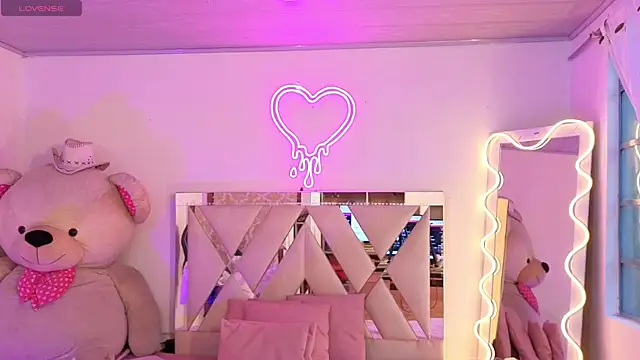 Snapshot of Jazmin_tay chatting on 11/08/25, 11:58 Jazmin tay online show from 11/08/25, 11:58