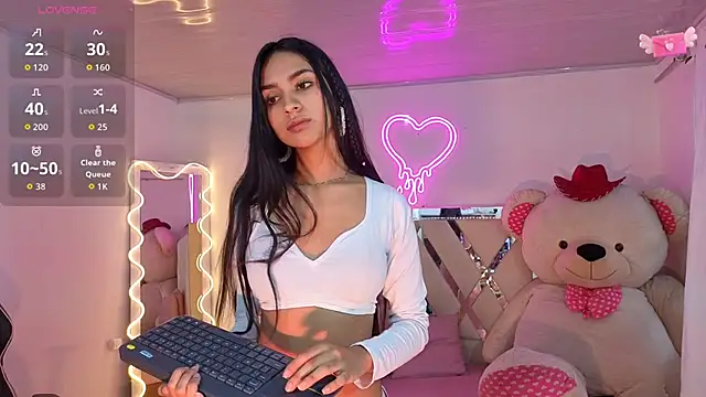 Snapshot of Jazmin_tay chatting on 10/12/25, 11:44 Jazmin tay online show from 10/12/25, 11:44