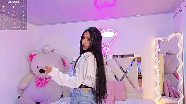 Snapshot of Jazmin_tay chatting on 11/11/25, 11:38 Jazmin tay online show from 11/11/25, 11:38