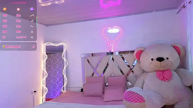 Snapshot of Jazmin_tay chatting on 12/18/25, 12:09 Jazmin tay online show from 12/18/25, 12:09