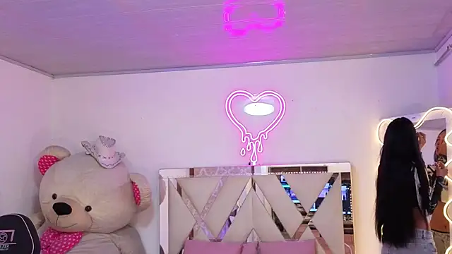 Snapshot of Jazmin_tay chatting on 11/14/25, 11:47 Jazmin tay online show from 11/14/25, 11:47