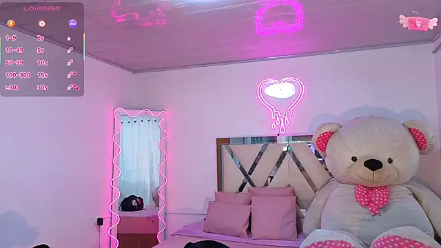 Snapshot of Jazmin_tay chatting on 09/17/25, 11:56 Jazmin tay online show from 09/17/25, 11:56