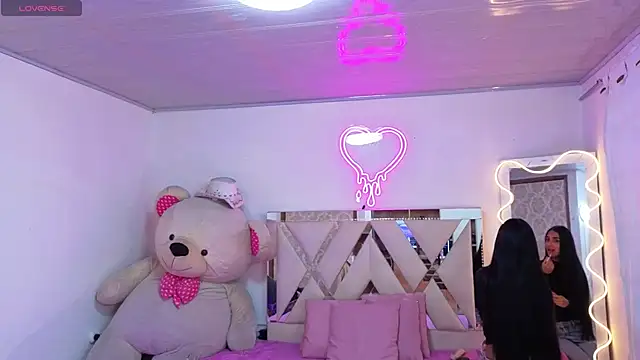 Snapshot of Jazmin_tay chatting on 12/01/25, 11:44 Jazmin tay online show from 12/01/25, 11:44