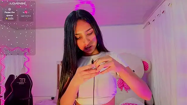 Snapshot of Jazmin_tay chatting on 09/19/25, 11:47 Jazmin tay online show from 09/19/25, 11:47